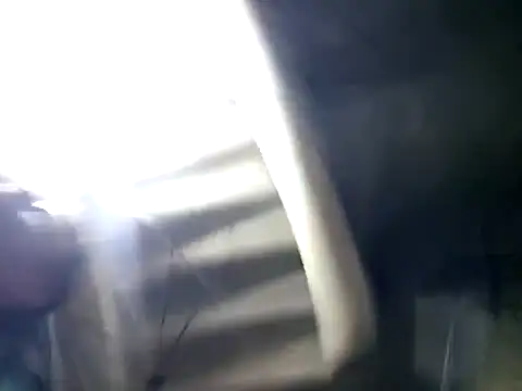 Snapshot of TusOjitosClaros69 chatting on December 28, 5:02 am TusOjitosClaros69 online show from December 28, 5:02 am