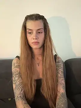 EmiliaCatalina online show from May 31, 9:26 pm