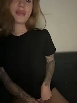 EmiliaCatalina online show from May 14, 12:18 am