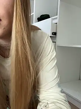 EmiliaCatalina online show from October 24, 9:36 pm