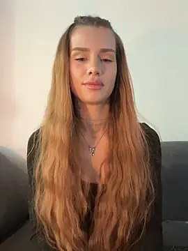Snapshot of EmiliaCatalina chatting on June 29, 6:29 pm EmiliaCatalina online show from June 29, 6:29 pm
