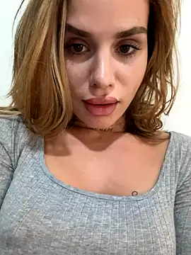 EmiliaCatalina online show from November 7, 9:41 pm