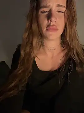 Snapshot of EmiliaCatalina chatting on February 17, 12:08 am EmiliaCatalina online show from February 17, 12:08 am