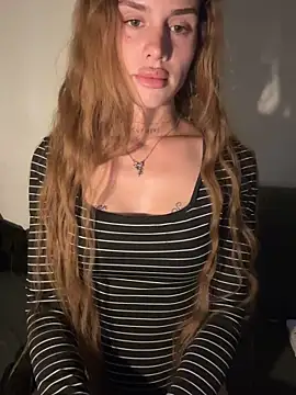 EmiliaCatalina online show from June 4, 12:04 am