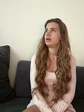 EmiliaCatalina online show from March 7, 1:38 pm