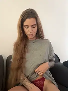 Snapshot of EmiliaCatalina chatting on March 1, 6:08 pm EmiliaCatalina online show from March 1, 6:08 pm