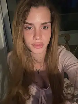 Snapshot of EmiliaCatalina chatting on June 24, 11:57 pm EmiliaCatalina online show from June 24, 11:57 pm