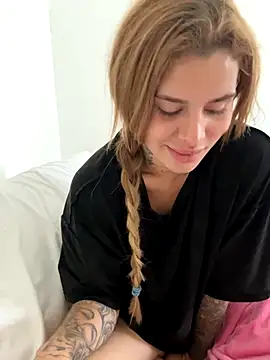 EmiliaCatalina online show from October 20, 6:08 pm