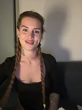 EmiliaCatalina online show from April 12, 12:36 am