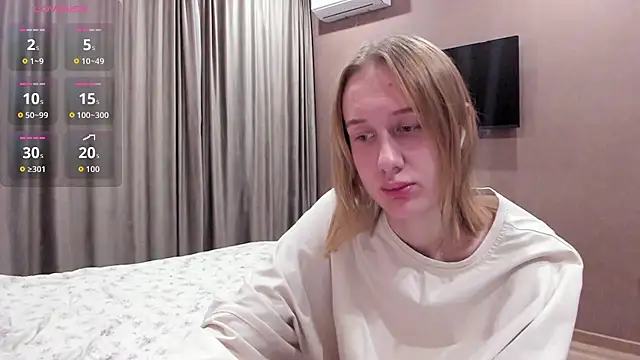 Snapshot of Mika_Ray chatting on November 11, 11:42 pm Mika Ray online show from November 11, 11:42 pm