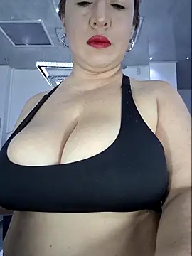 laura bassi online show from November 10, 3:11 am