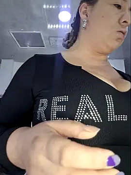 laura bassi online show from November 7, 2:16 am