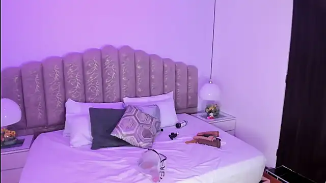 victoria cooper3 online show from January 15, 12:19 pm