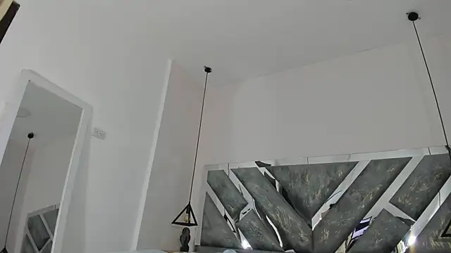 victoria cooper3 online show from December 5, 10:03 am