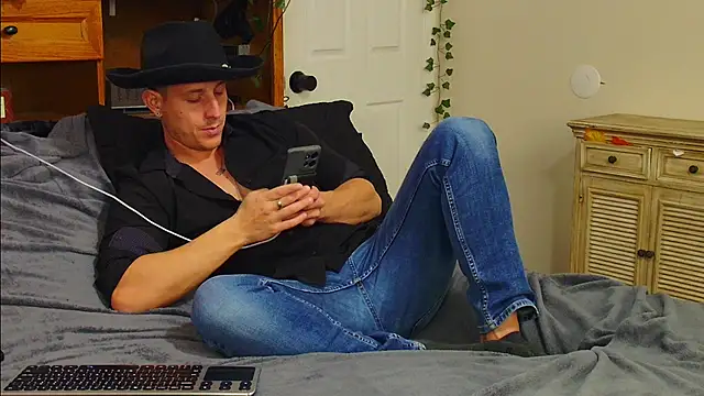 zack Fisher online show from February 6, 12:28 am