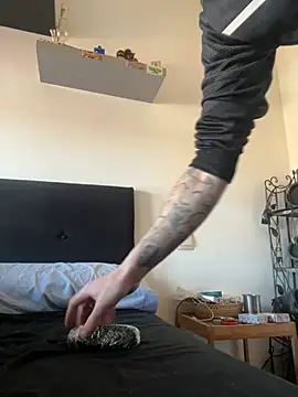 culoroto97 online show from February 28, 12:27 pm