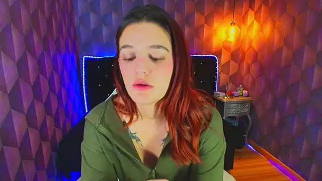 Snapshot of LiaHarryis chatting on January 6, 6:23 pm LiaHarryis online show from January 6, 6:23 pm