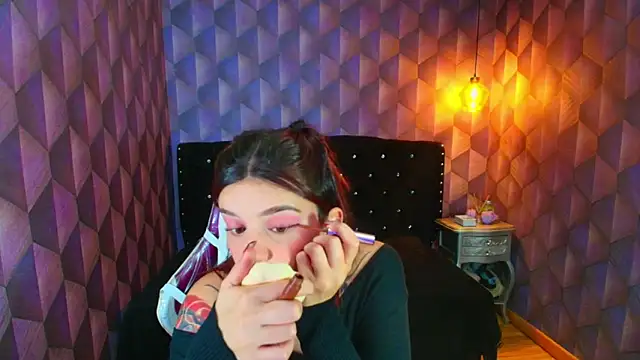 Snapshot of LiaHarryis chatting on November 24, 7:25 pm LiaHarryis online show from November 24, 7:25 pm