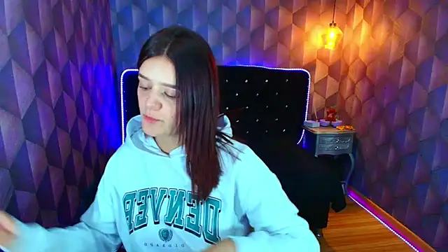 Snapshot of LiaHarryis chatting on February 17, 6:49 pm LiaHarryis online show from February 17, 6:49 pm