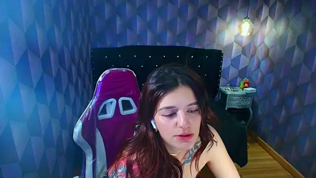 Snapshot of LiaHarryis chatting on June 14, 2:24 am LiaHarryis online show from June 14, 2:24 am