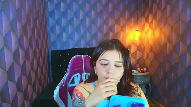 LiaHarryis online show from March 10, 6:56 pm