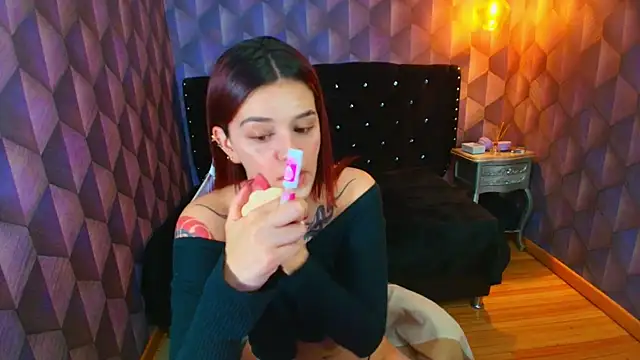 Snapshot of LiaHarryis chatting on November 14, 6:11 pm LiaHarryis online show from November 14, 6:11 pm