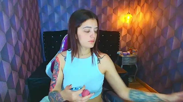 LiaHarryis online show from March 14, 4:35 pm