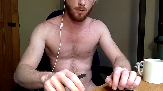 Snapshot of Smoker_Ginger chatting on November 24, 11:32 am Smoker Ginger online show from November 24, 11:32 am