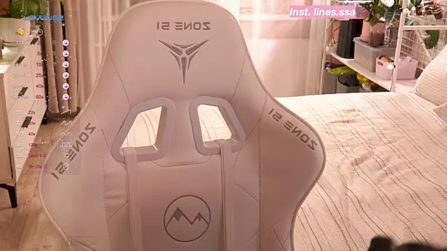 Snapshot of linessssa chatting on January 9, 9:58 pm linessssa online show from January 9, 9:58 pm