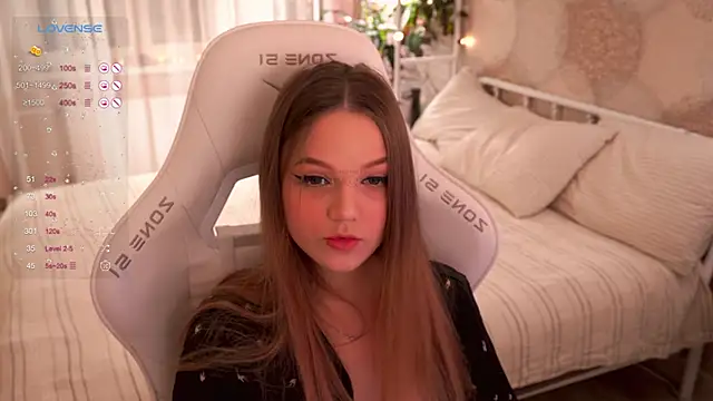 Snapshot of linessssa chatting on February 19, 7:26 pm linessssa online show from February 19, 7:26 pm