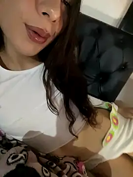 Snapshot of NICOLSKINNY1 chatting on September 23, 12:39 am NICOLSKINNY1 online show from September 23, 12:39 am