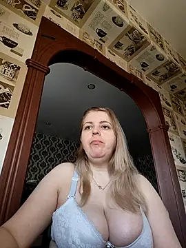 Lady nice cat online show from April 7, 2:46 am