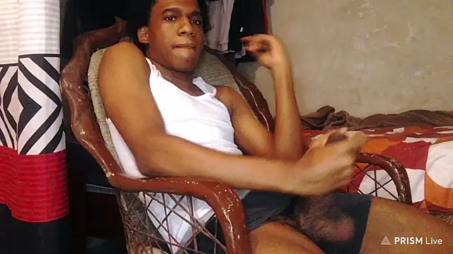 Snapshot of thedickboii chatting on January 28, 12:32 pm thedickboii online show from January 28, 12:32 pm