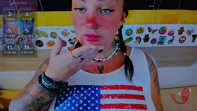 Snapshot of EllieOz chatting on September 21, 11:48 am EllieOz online show from September 21, 11:48 am