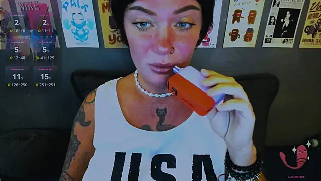 EllieOz online show from May 27, 4:25 pm