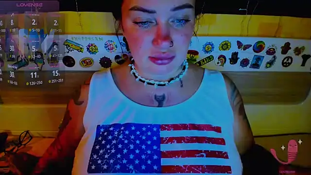 Snapshot of EllieOz chatting on September 19, 9:08 pm EllieOz online show from September 19, 9:08 pm