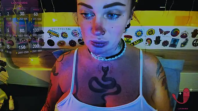 EllieOz online show from February 8, 3:21 pm