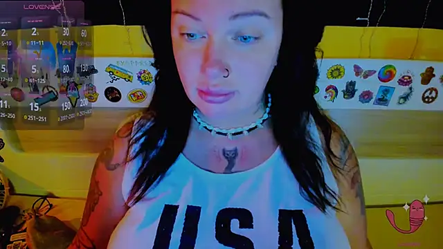 Snapshot of EllieOz chatting on September 18, 4:43 pm EllieOz online show from September 18, 4:43 pm