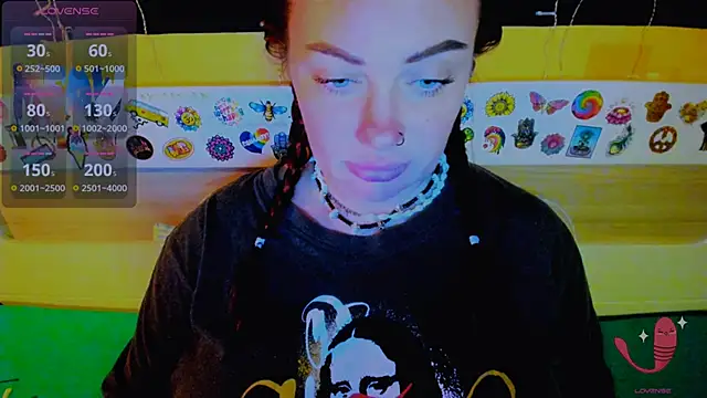 Snapshot of EllieOz chatting on October 25, 5:13 pm EllieOz online show from October 25, 5:13 pm