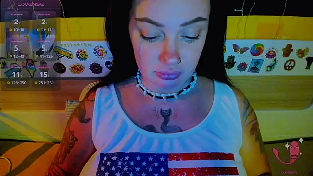 Snapshot of EllieOz chatting on November 15, 3:38 pm EllieOz online show from November 15, 3:38 pm