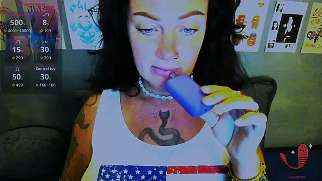EllieOz online show from April 11, 5:38 pm