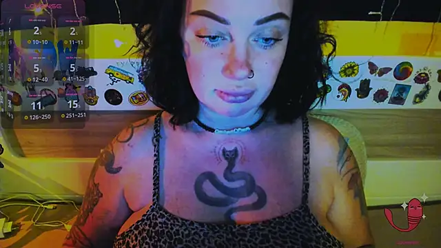 EllieOz online show from December 21, 4:08 pm