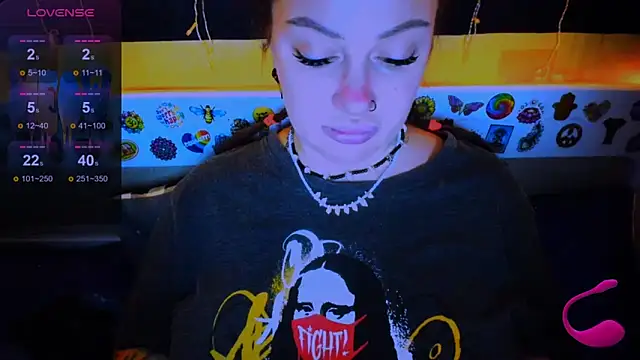 Snapshot of EllieOz chatting on March 22, 10:59 pm EllieOz online show from March 22, 10:59 pm