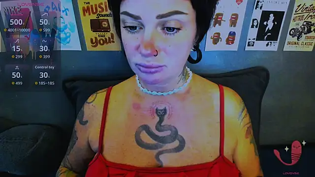 EllieOz online show from May 5, 5:16 pm