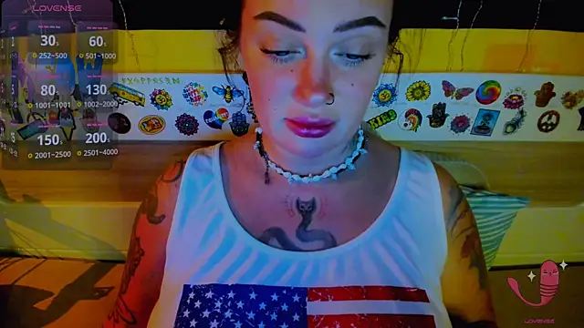 Snapshot of EllieOz chatting on November 1, 3:28 pm EllieOz online show from November 1, 3:28 pm