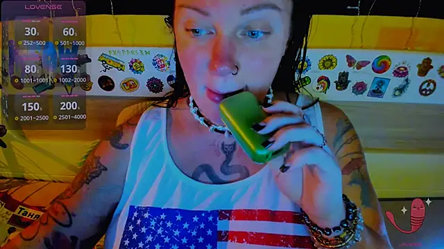 Snapshot of EllieOz chatting on October 30, 4:48 pm EllieOz online show from October 30, 4:48 pm