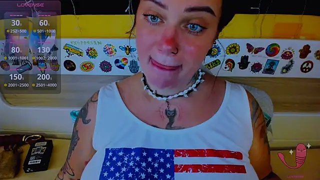 Snapshot of EllieOz chatting on September 26, 11:28 am EllieOz online show from September 26, 11:28 am