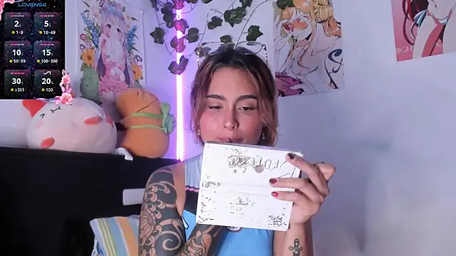 Violette-Ramirez01 online show from January 9, 8:22 pm