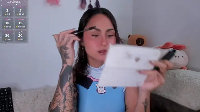 Violette-Ramirez01 online show from December 18, 6:45 pm