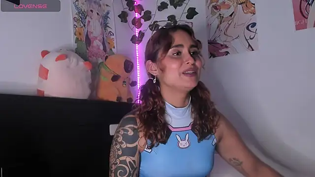 Violette-Ramirez01 online show from December 30, 7:11 pm